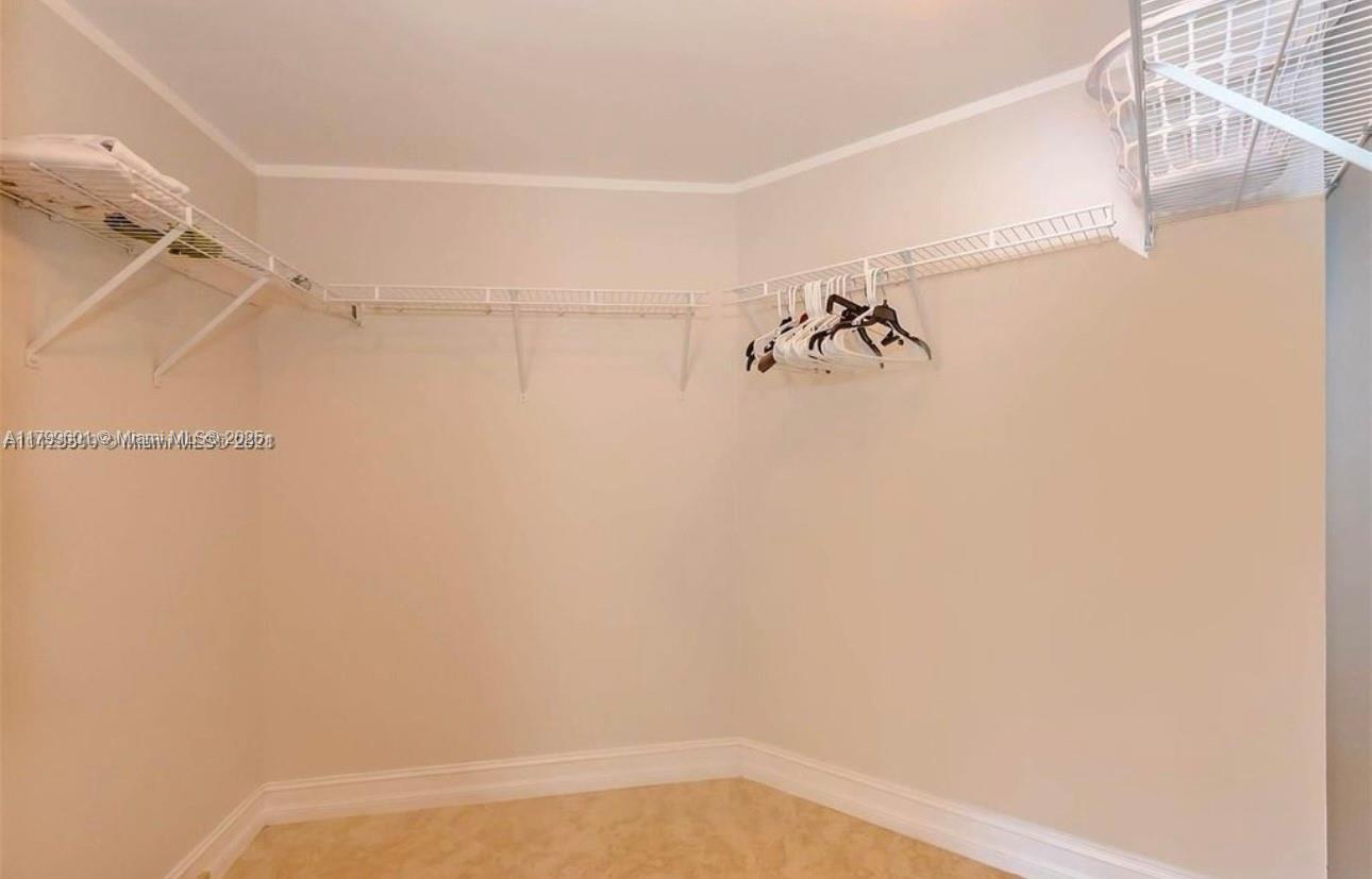 LA PERLA CONDO - Residential Lease