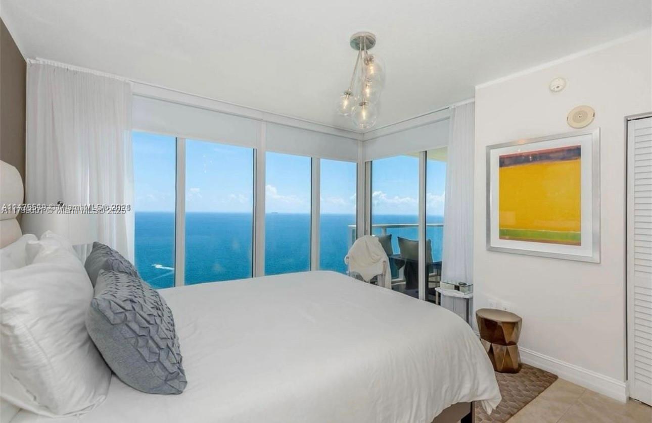 LA PERLA CONDO - Residential Lease