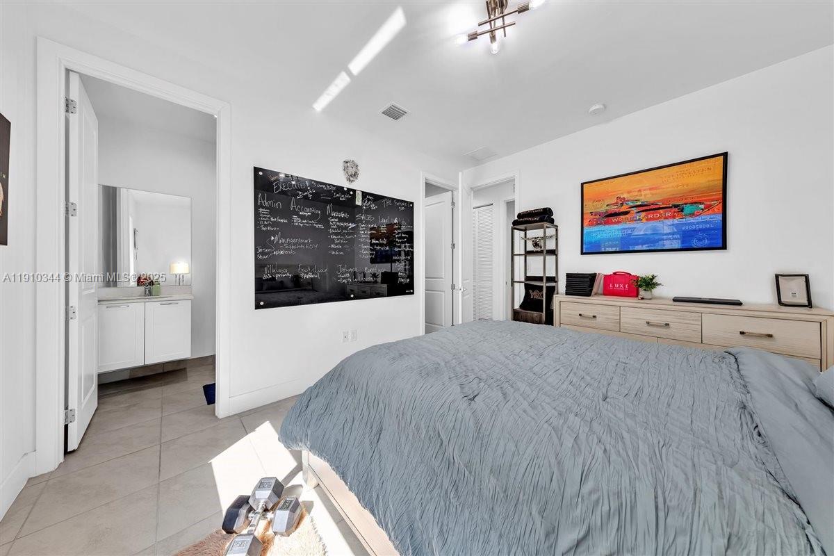 DOWNTOWN DORAL SOUTH PHAS - Residential