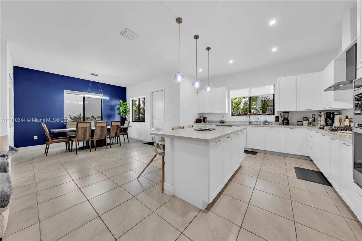 DOWNTOWN DORAL SOUTH PHAS - Residential