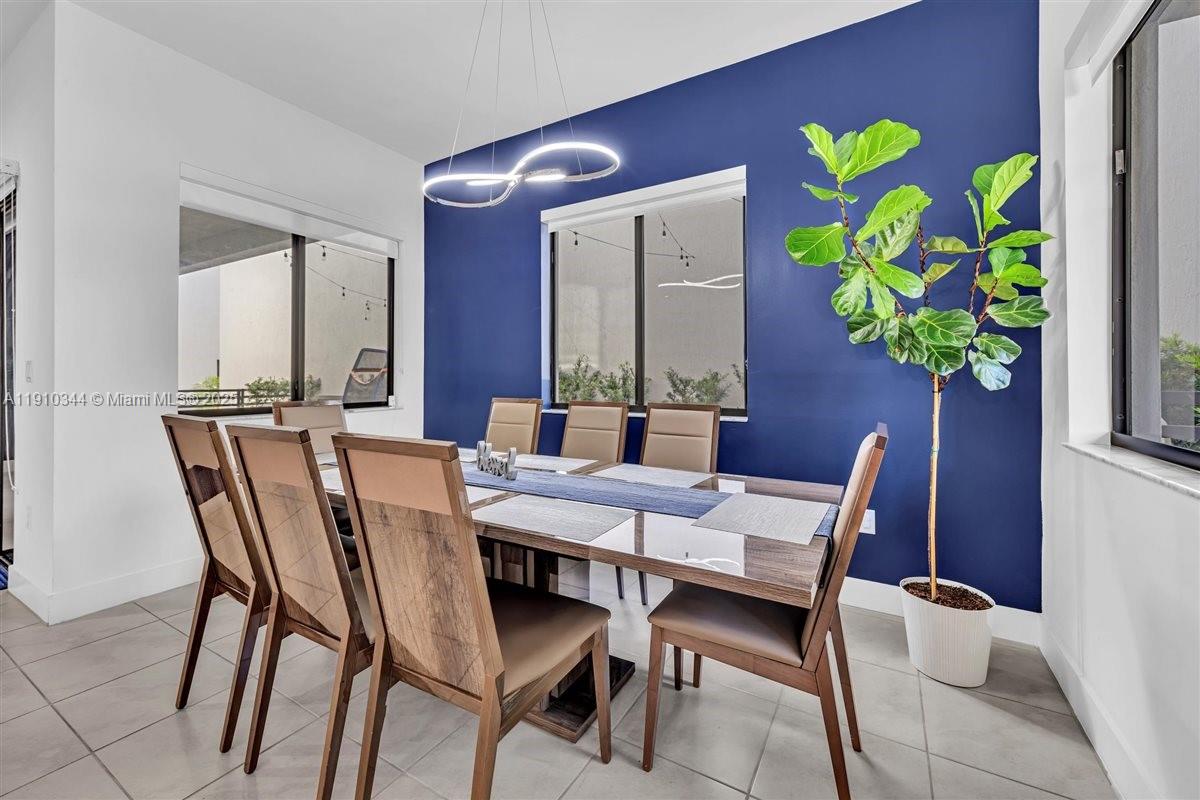 DOWNTOWN DORAL SOUTH PHAS - Residential