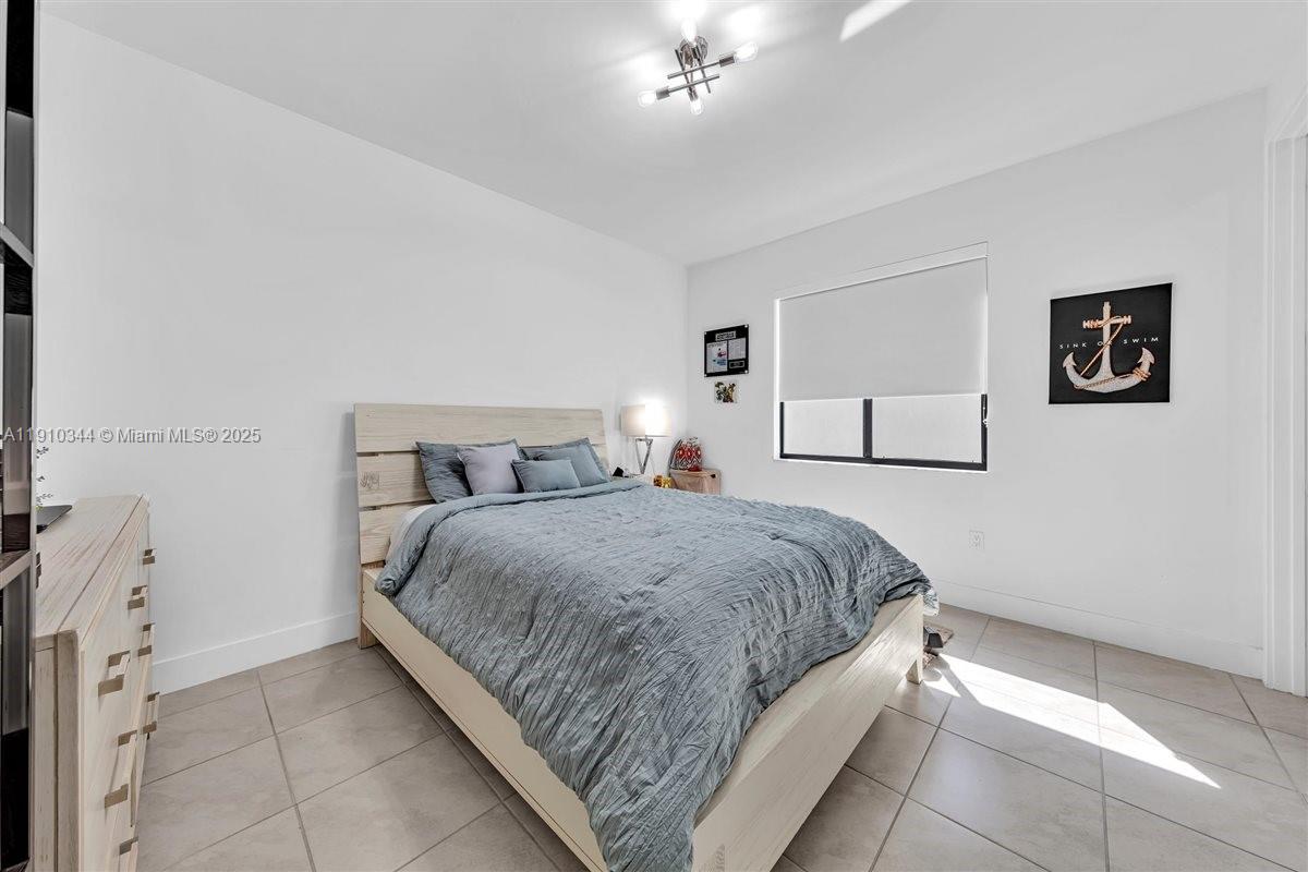 DOWNTOWN DORAL SOUTH PHAS - Residential