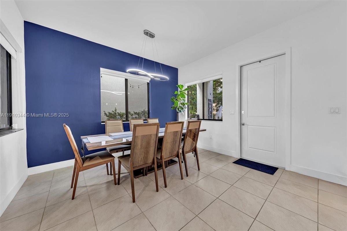 DOWNTOWN DORAL SOUTH PHAS - Residential