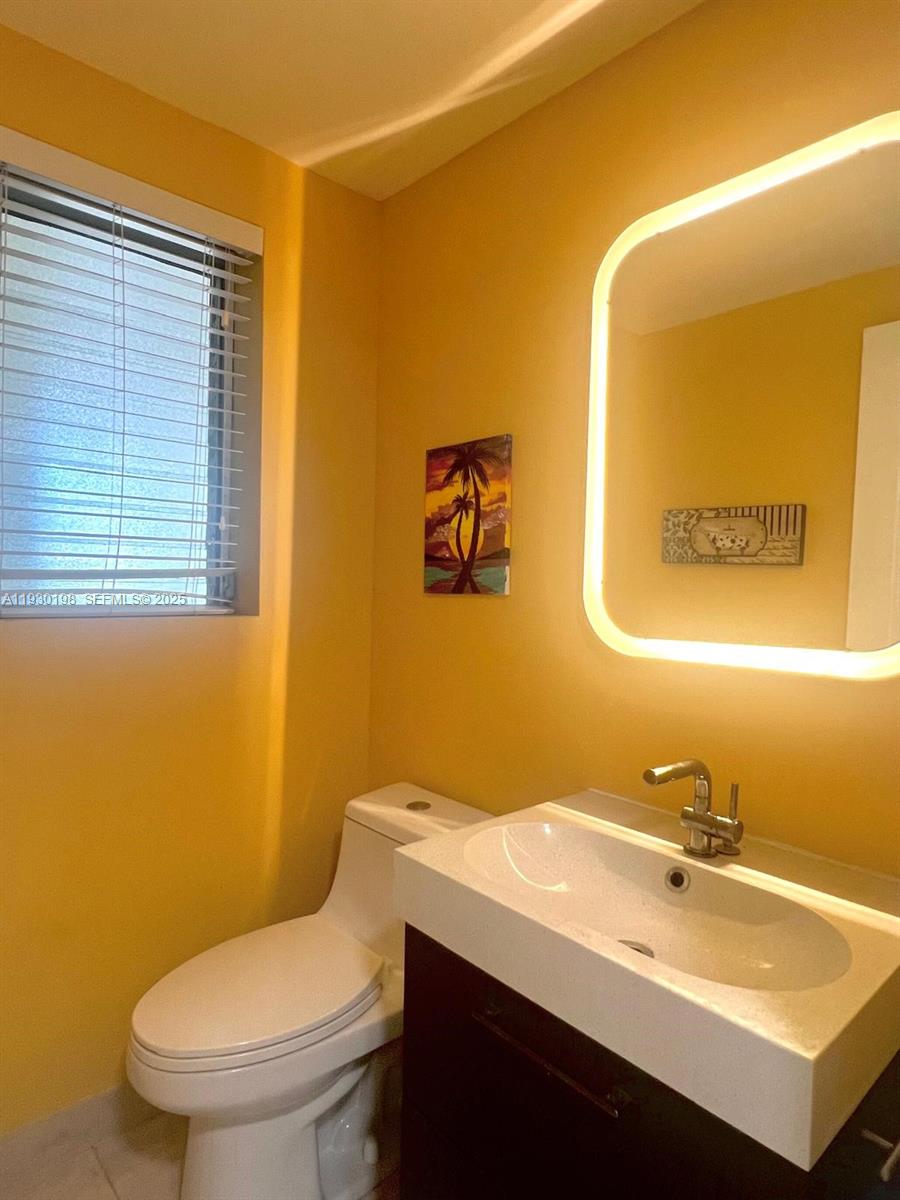 YACHT HARBOR APARTMENTS C - Residential Lease