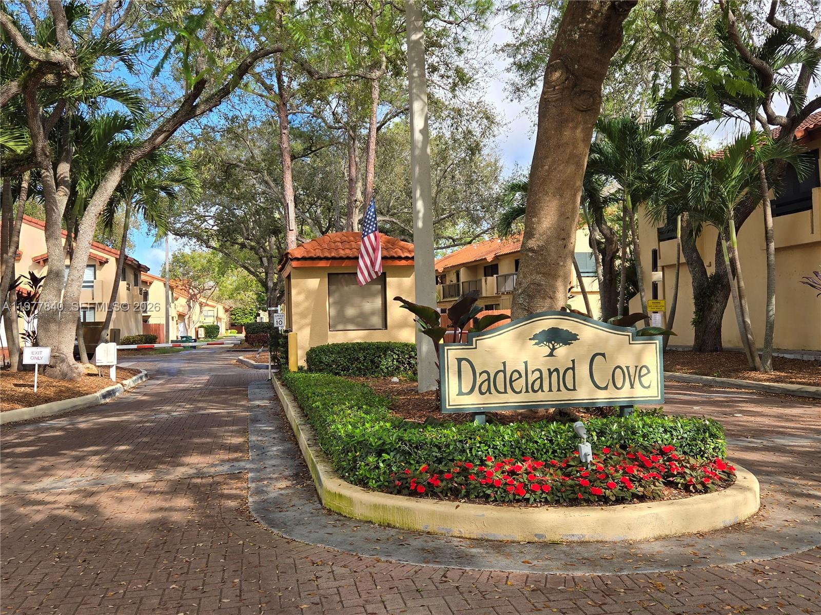 DADELAND COVE SEC 2 - Residential Lease