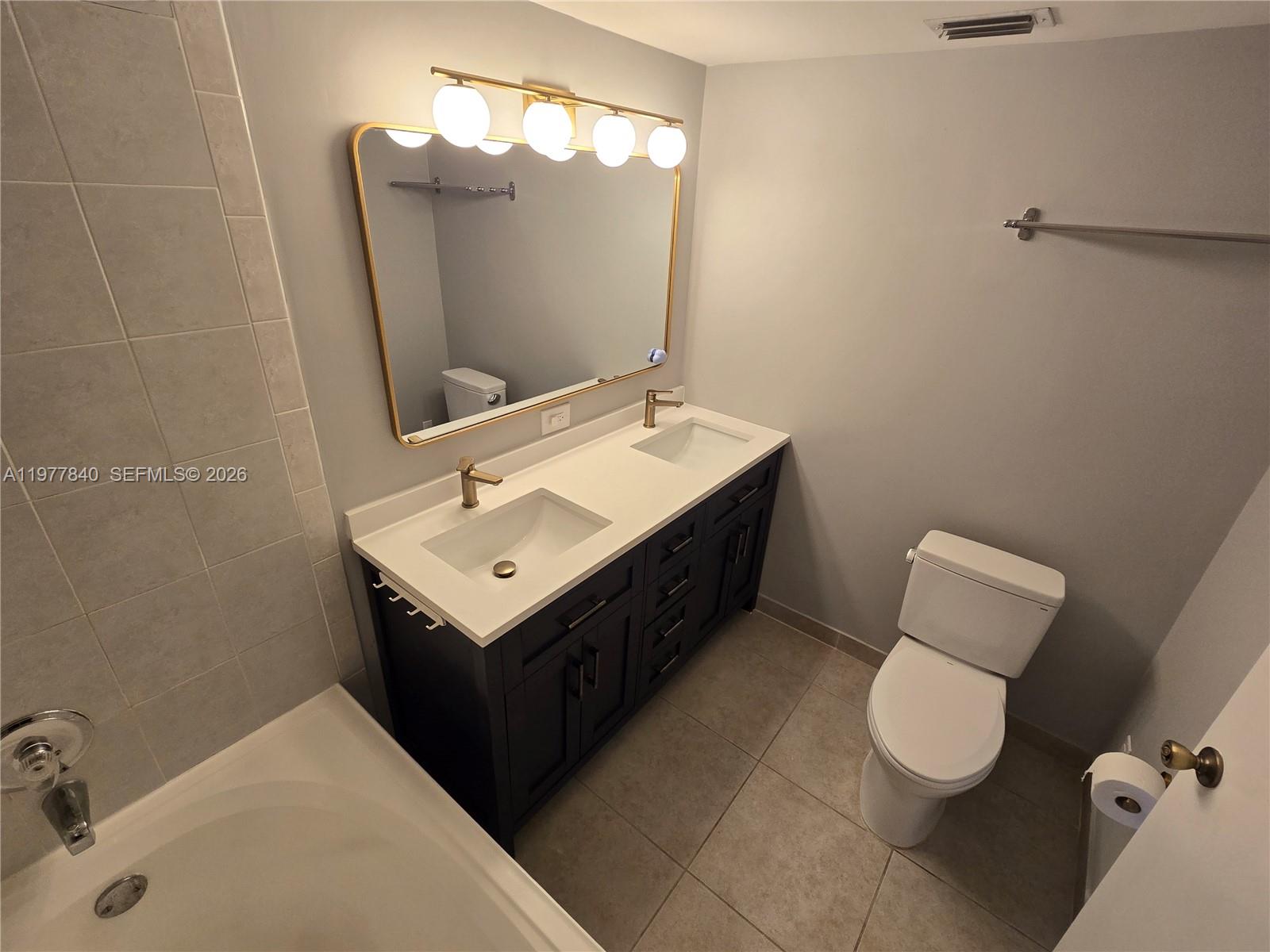 DADELAND COVE SEC 2 - Residential Lease