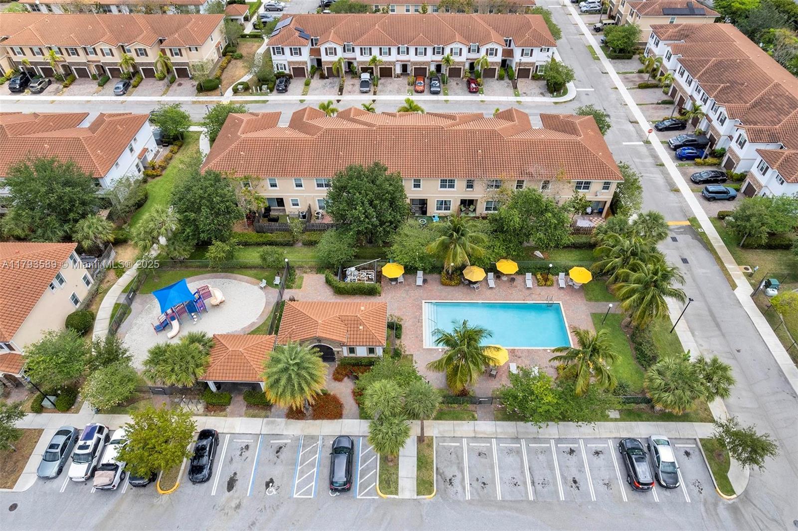 CHARLESTON COMMONS 2 - Residential