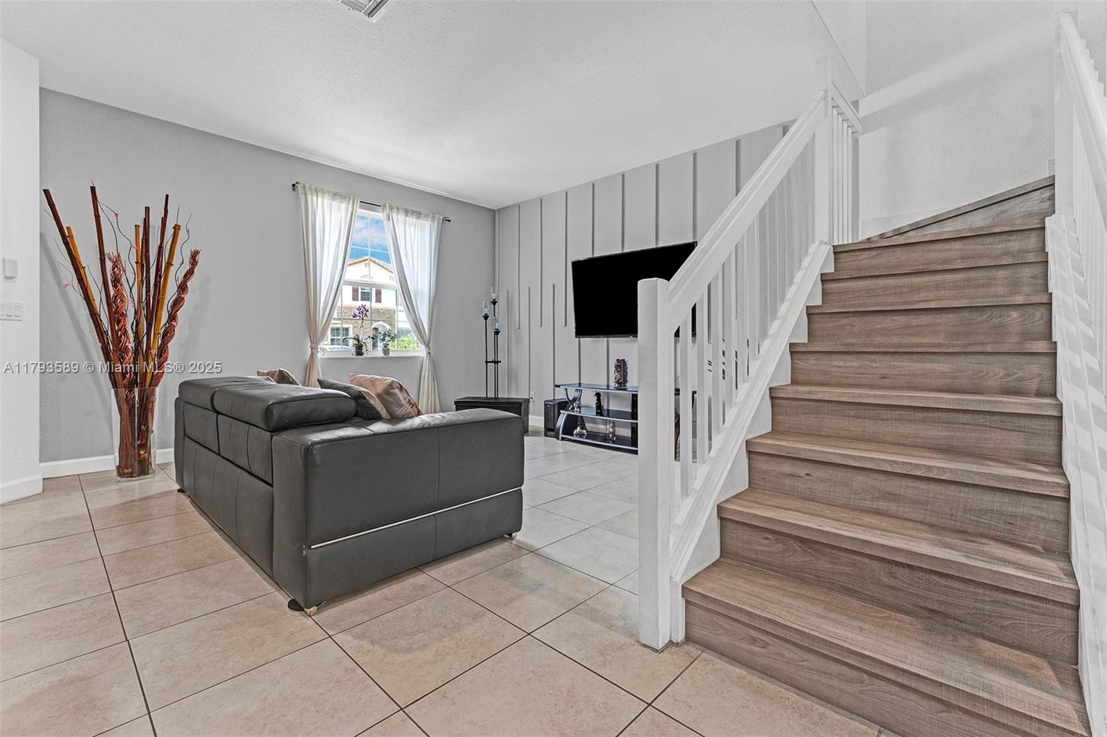 5301 Ellery Ter