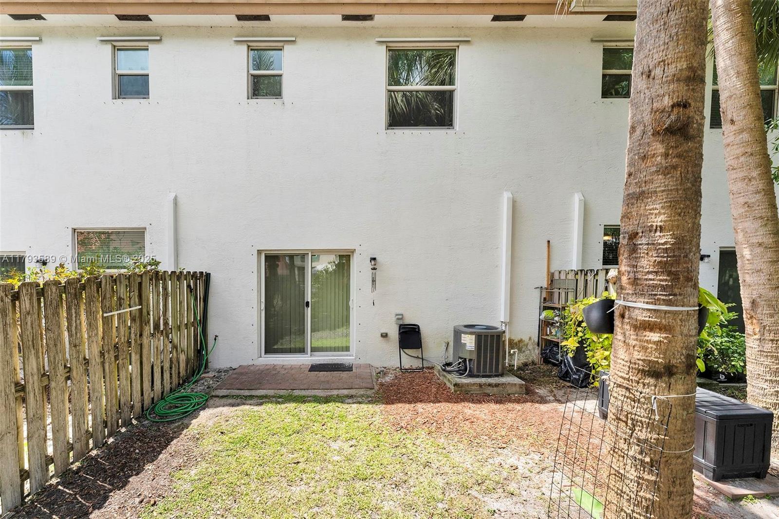 CHARLESTON COMMONS 2 - Residential