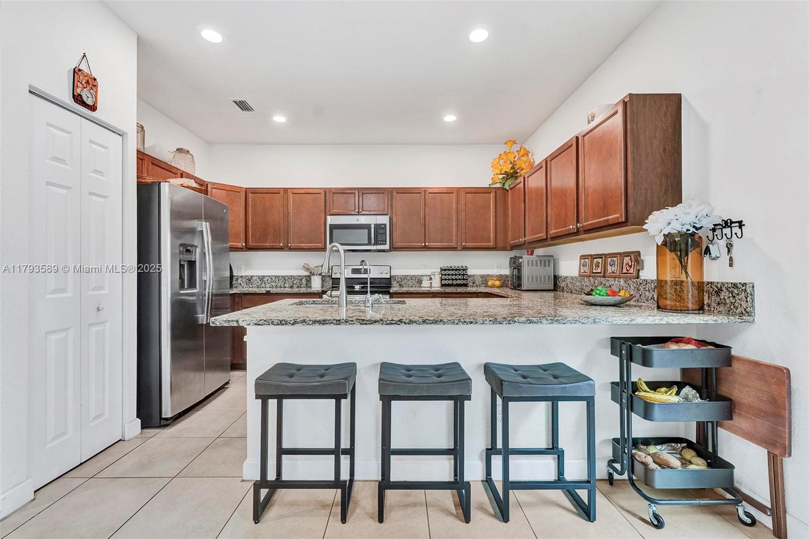 CHARLESTON COMMONS 2 - Residential