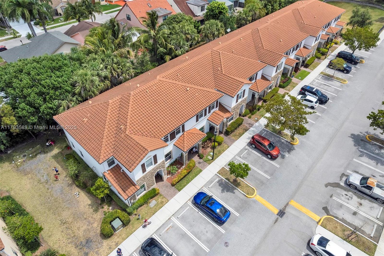 CHARLESTON COMMONS 2 - Residential
