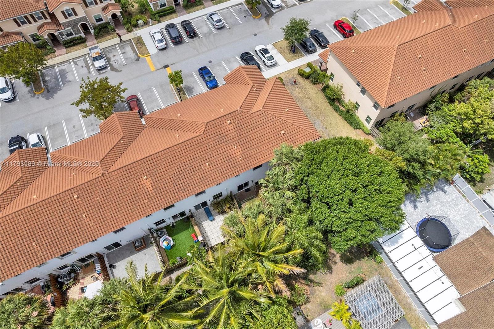 CHARLESTON COMMONS 2 - Residential