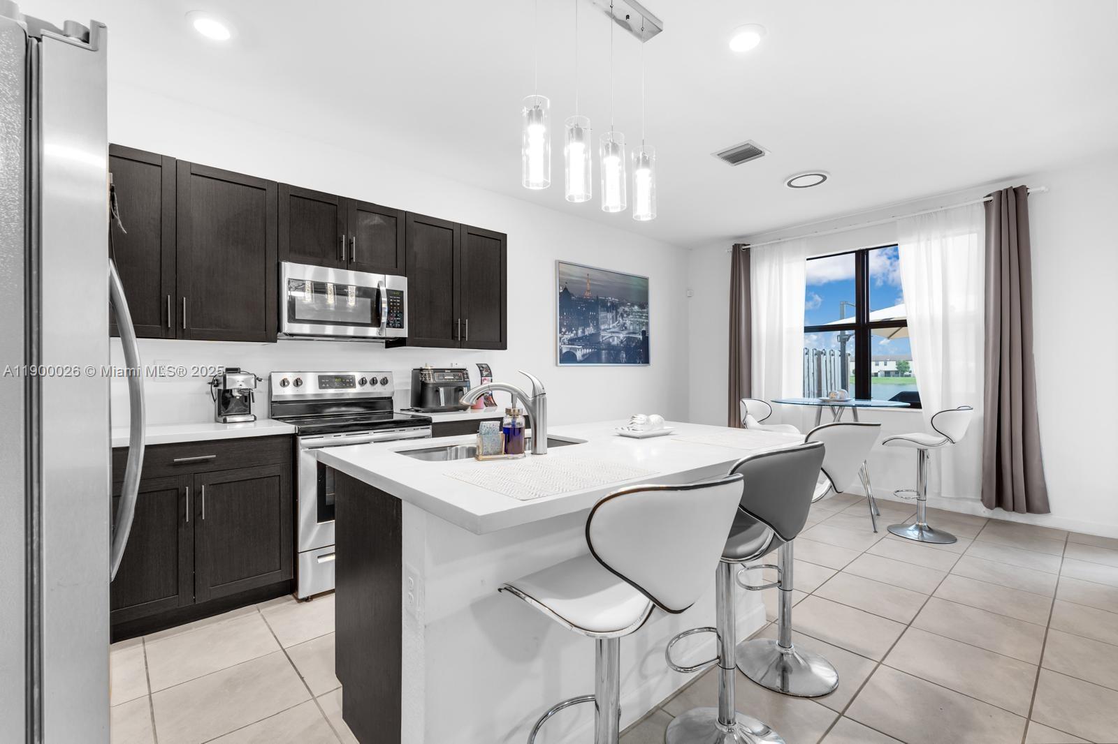 ENCLAVE SOUTH PHASE 1 - Residential