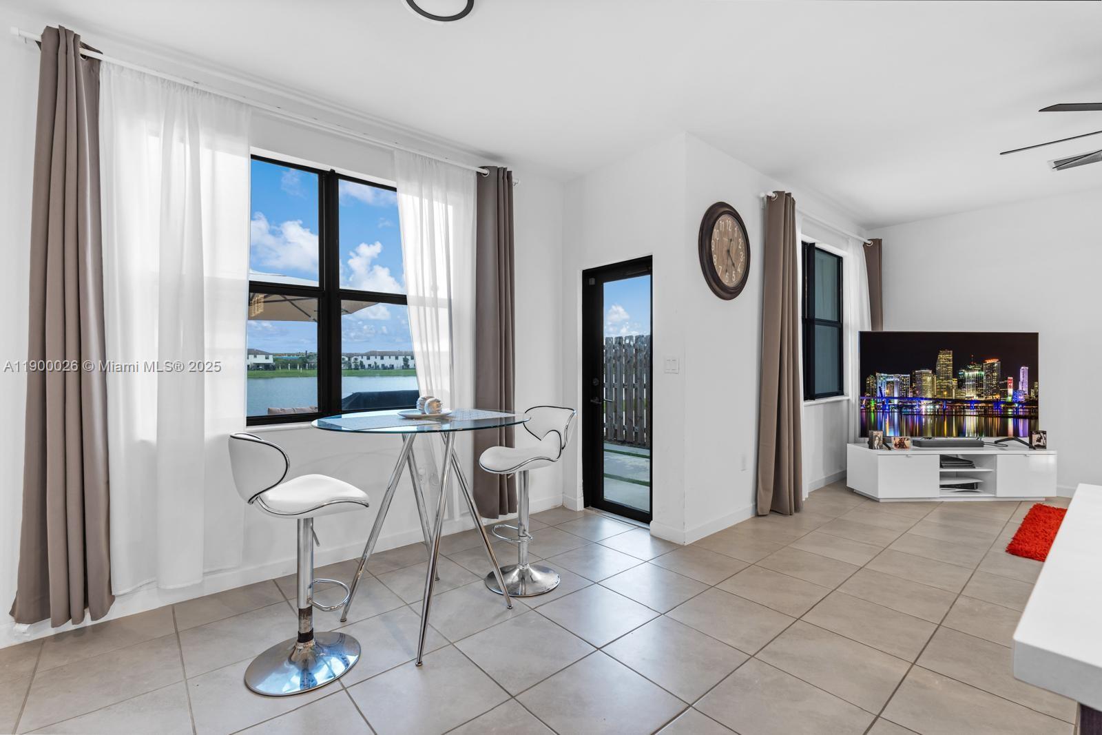 ENCLAVE SOUTH PHASE 1 - Residential