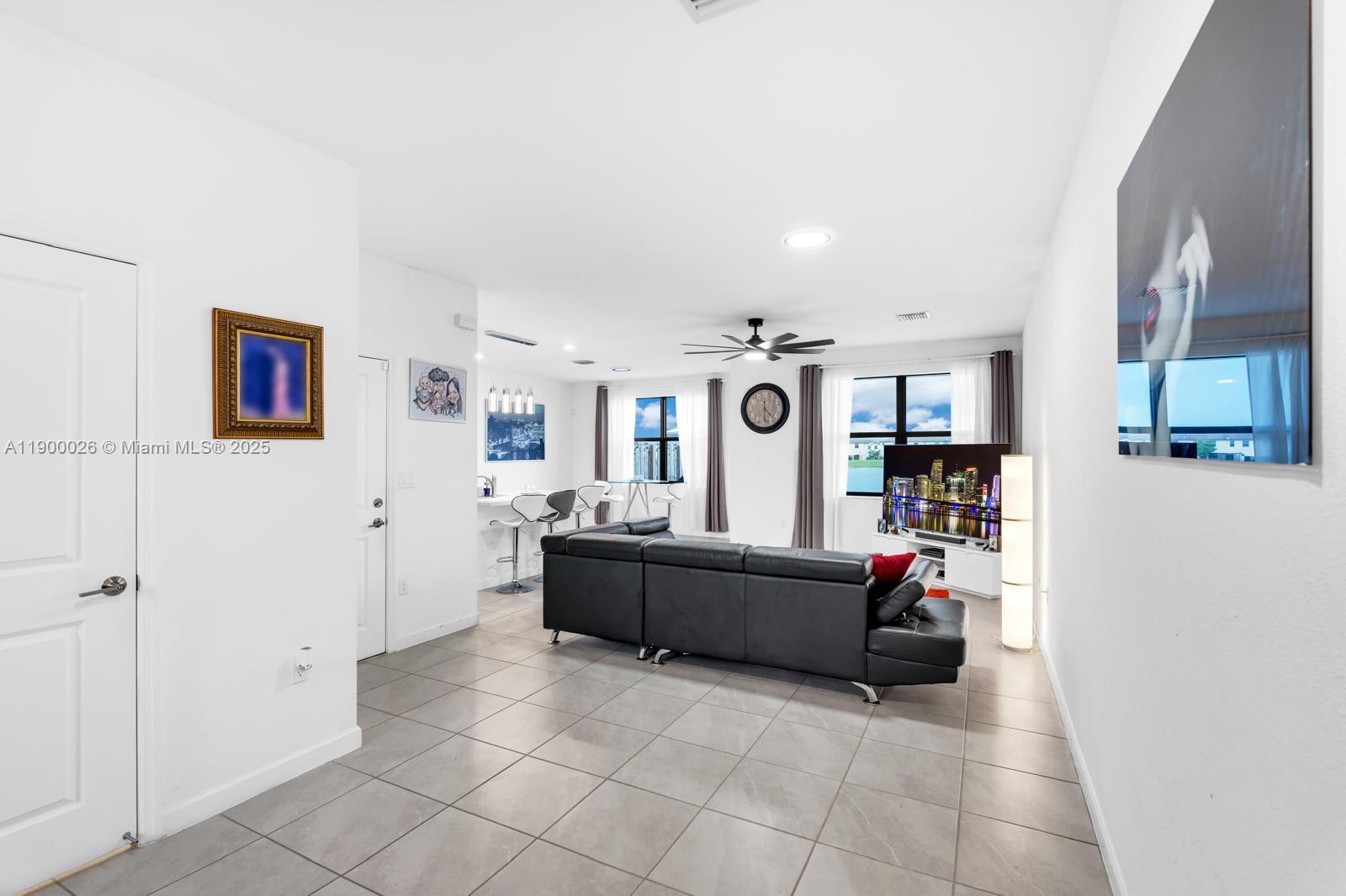 ENCLAVE SOUTH PHASE 1 - Residential