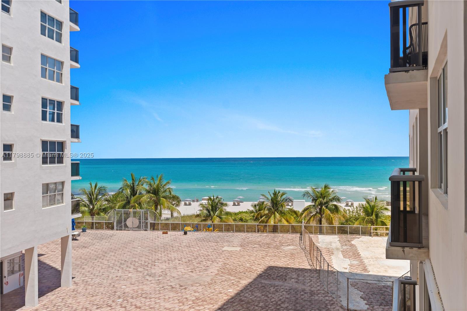 6039 Collins Ave 521