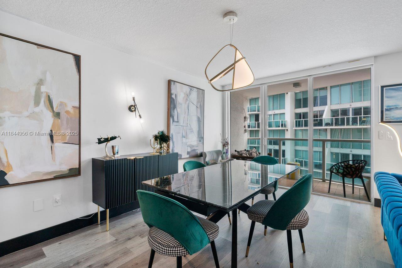 BRICKELL ON THE RIVER N T - Residential