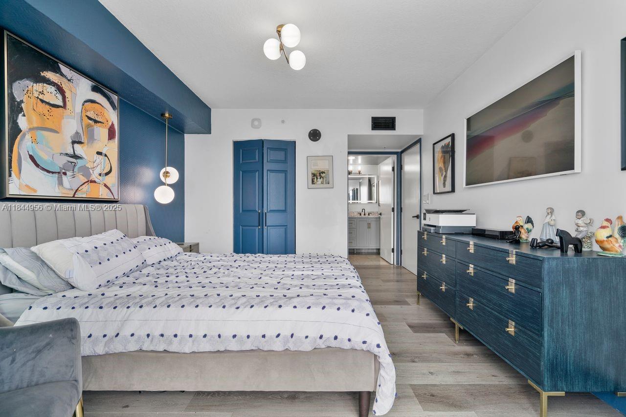 BRICKELL ON THE RIVER N T - Residential