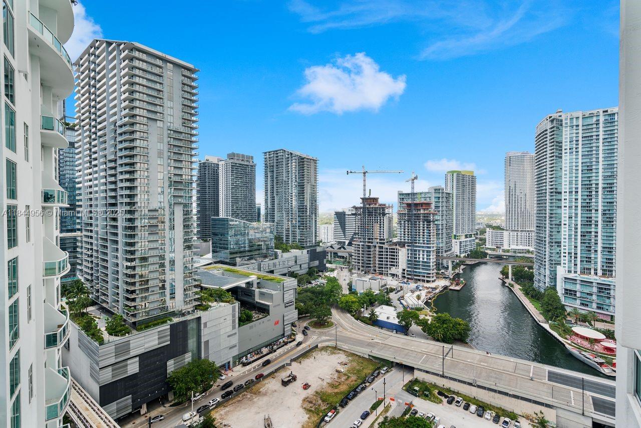 BRICKELL ON THE RIVER N T - Residential