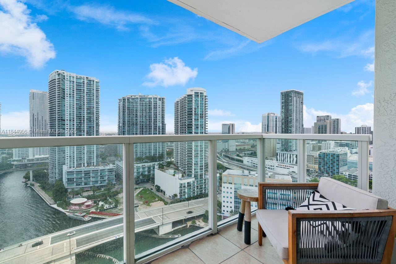 BRICKELL ON THE RIVER N T - Residential