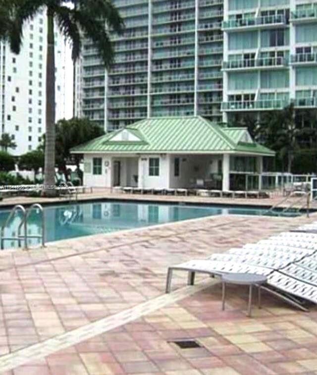 BRICKELL ON THE RIVER N T - Residential