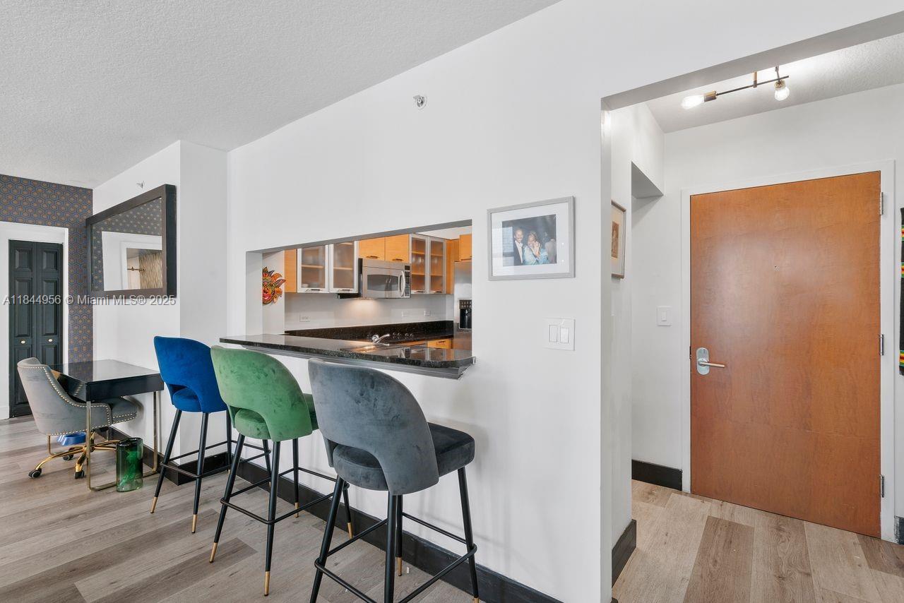 BRICKELL ON THE RIVER N T - Residential