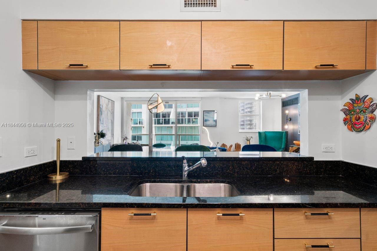 BRICKELL ON THE RIVER N T - Residential