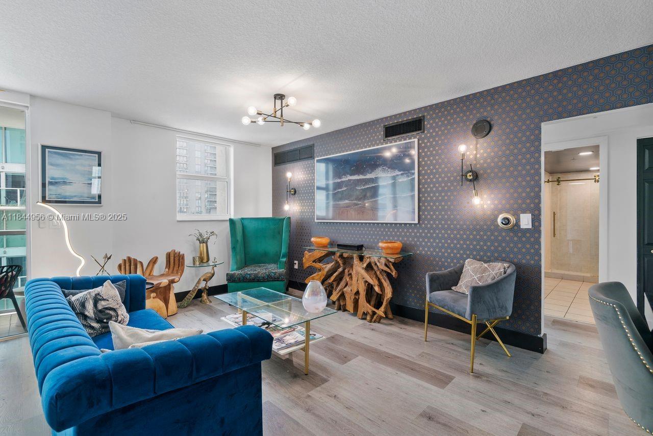 BRICKELL ON THE RIVER N T - Residential