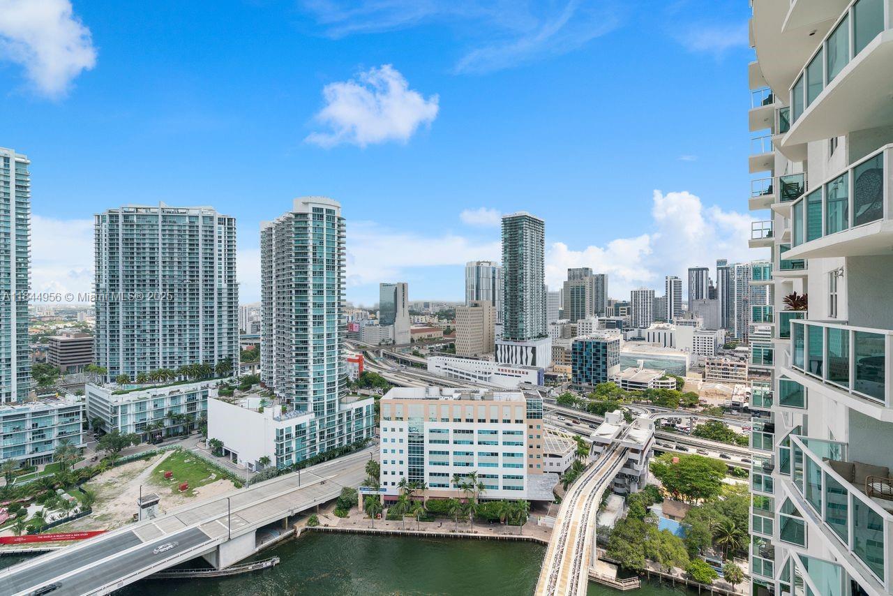 BRICKELL ON THE RIVER N T - Residential