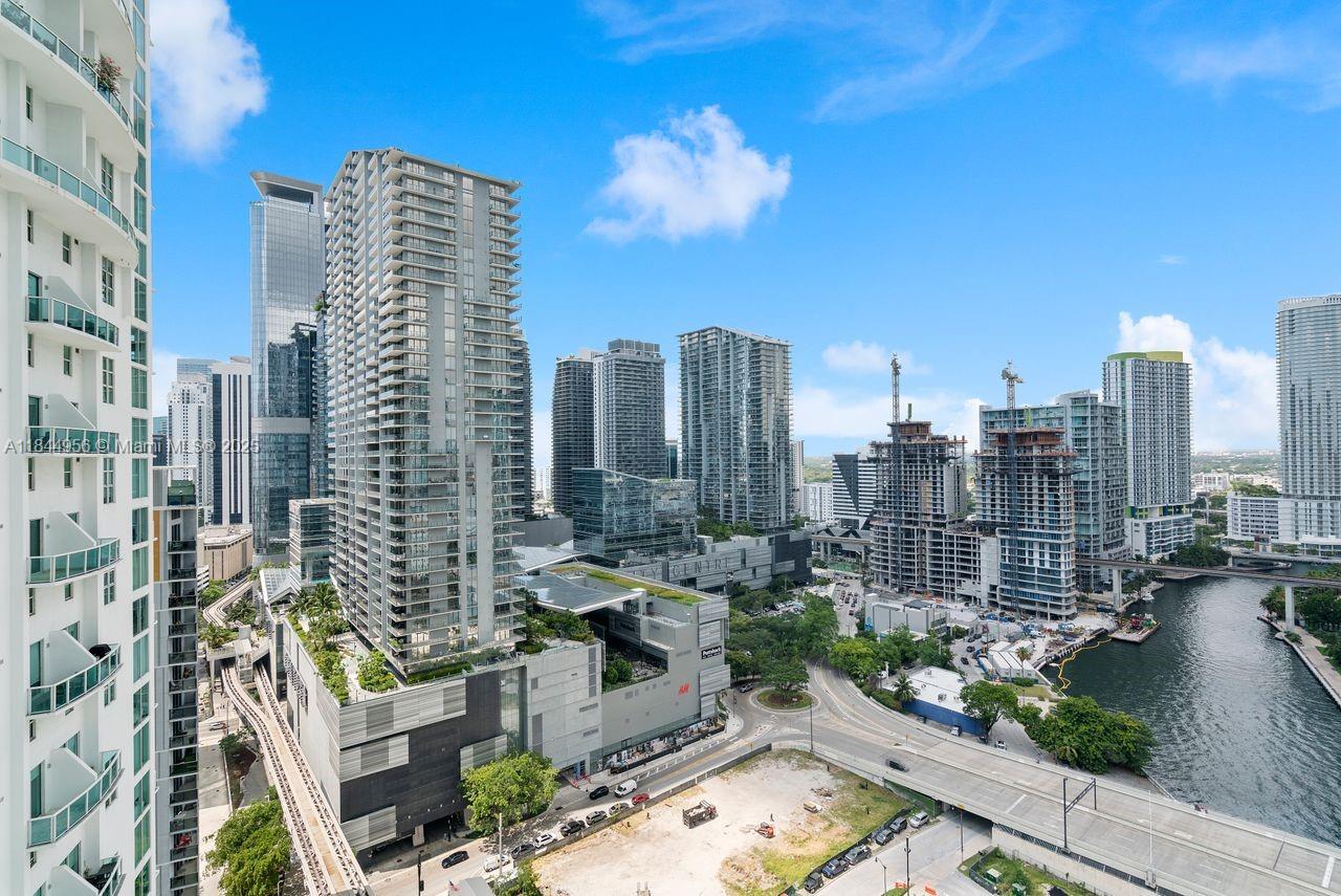 BRICKELL ON THE RIVER N T - Residential