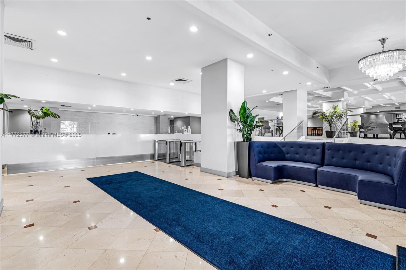 THE DECOPLAGE CONDO - Residential