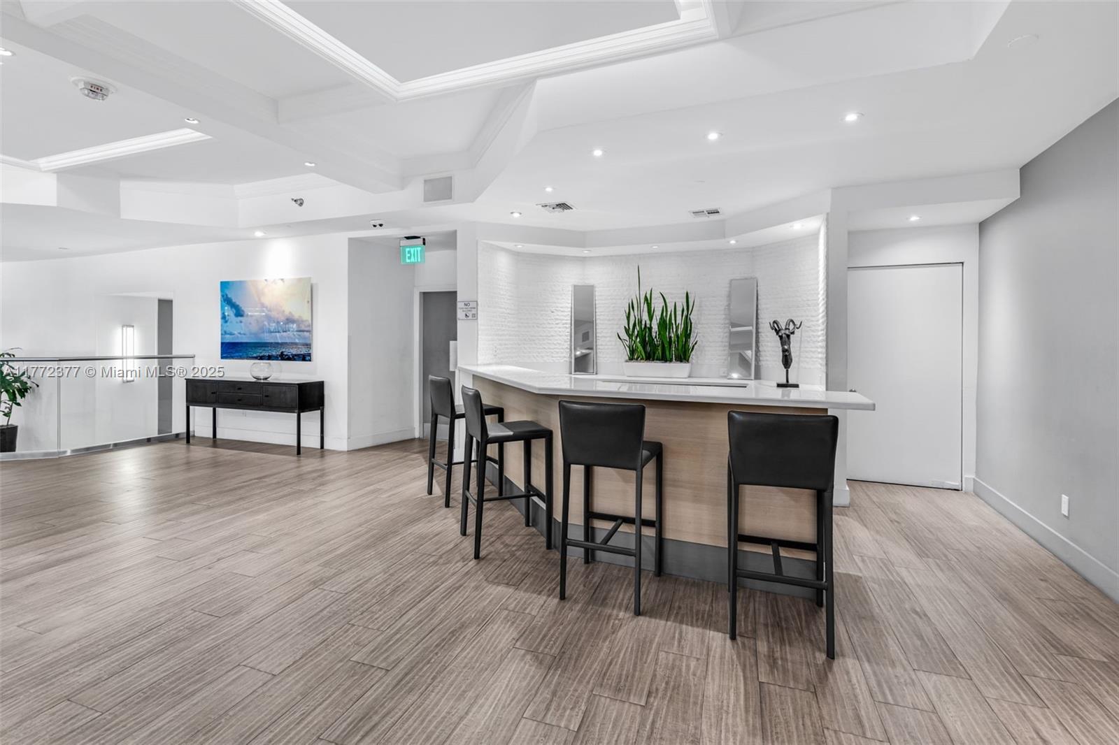 THE DECOPLAGE CONDO - Residential