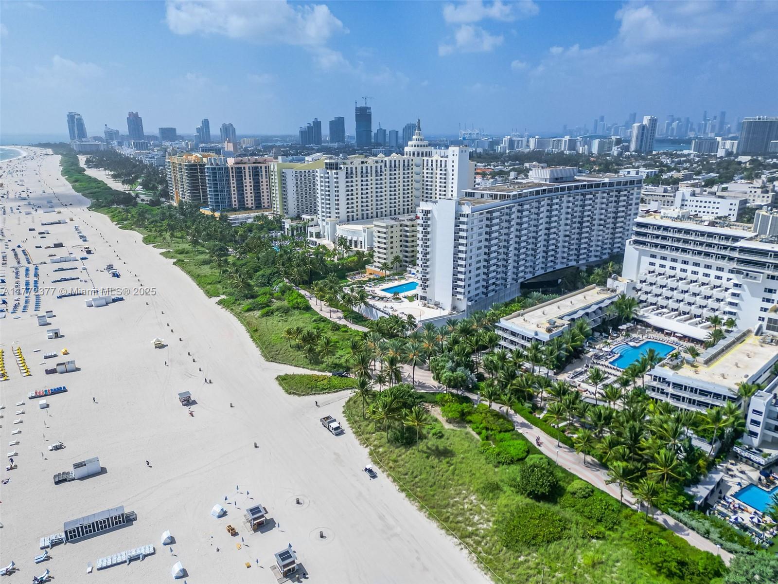 THE DECOPLAGE CONDO - Residential