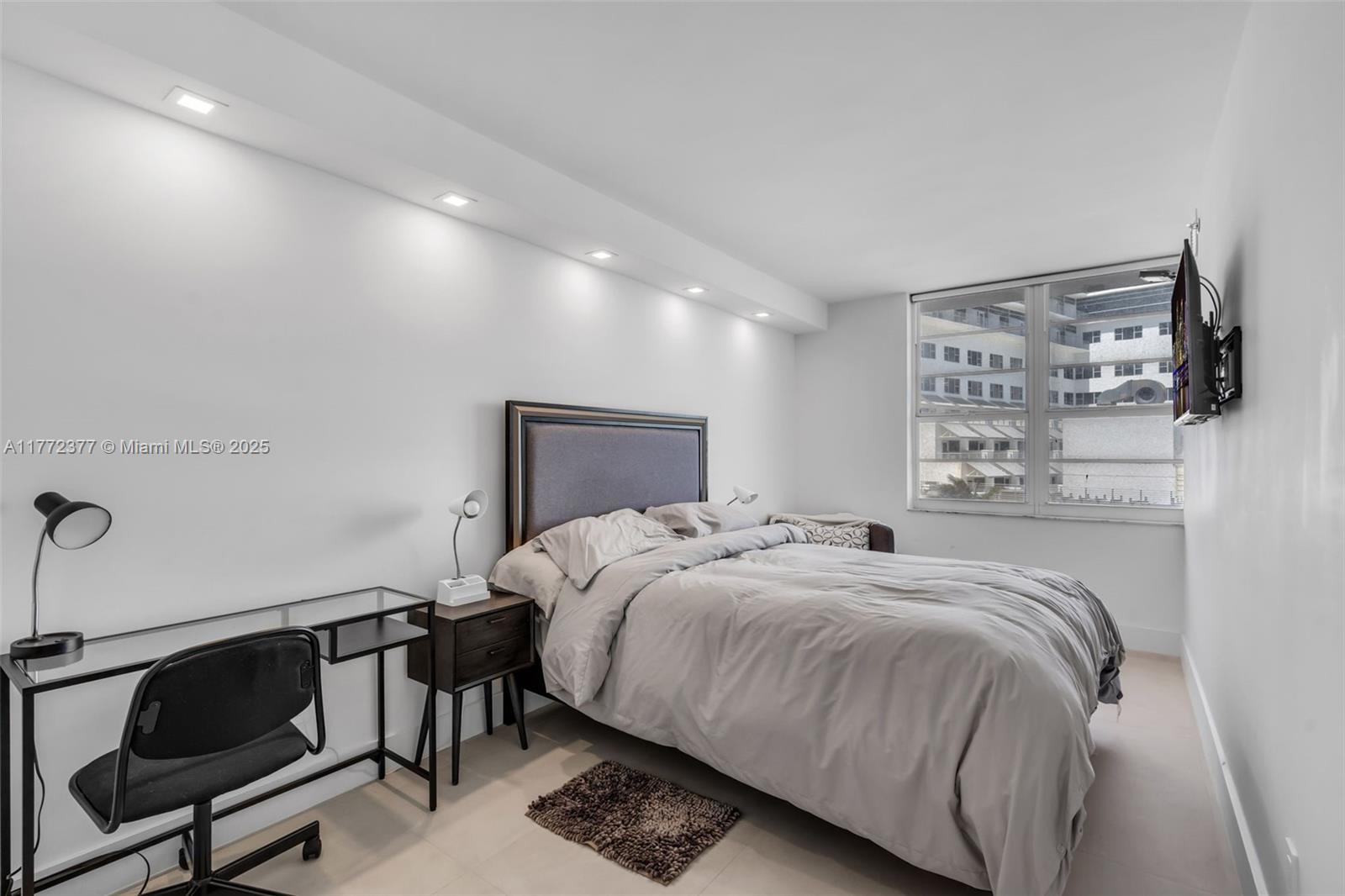 THE DECOPLAGE CONDO - Residential