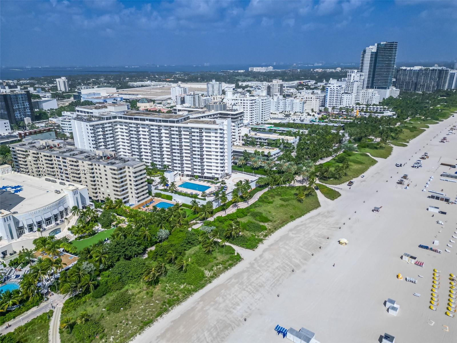 THE DECOPLAGE CONDO - Residential