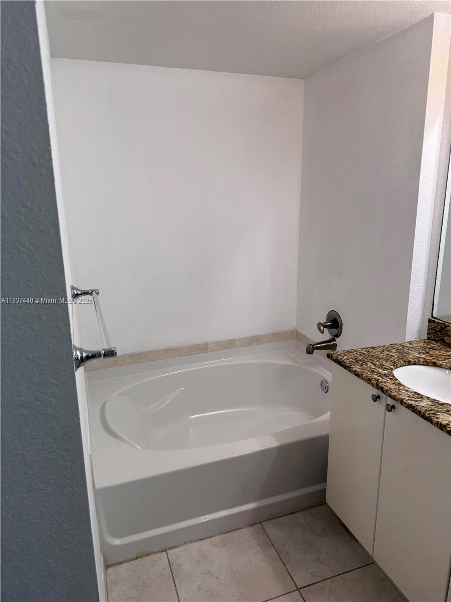 Radius Condo - Residential Lease