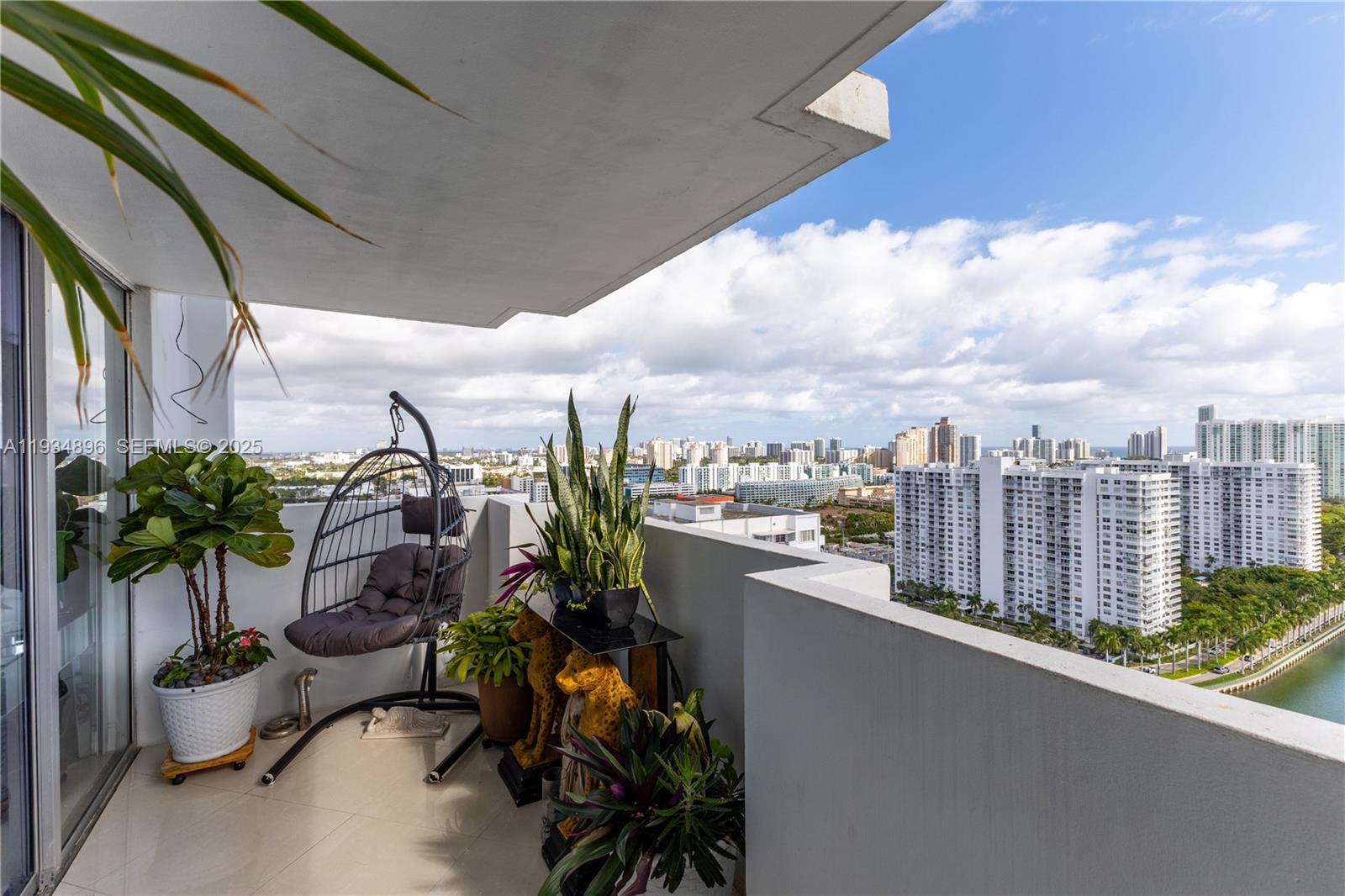 COMMODORE PLAZA CONDO - Residential