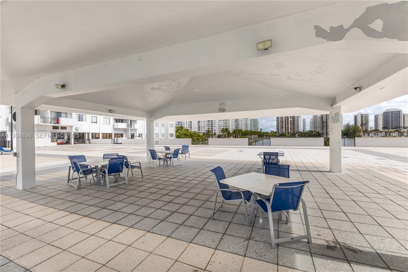 COMMODORE PLAZA CONDO - Residential