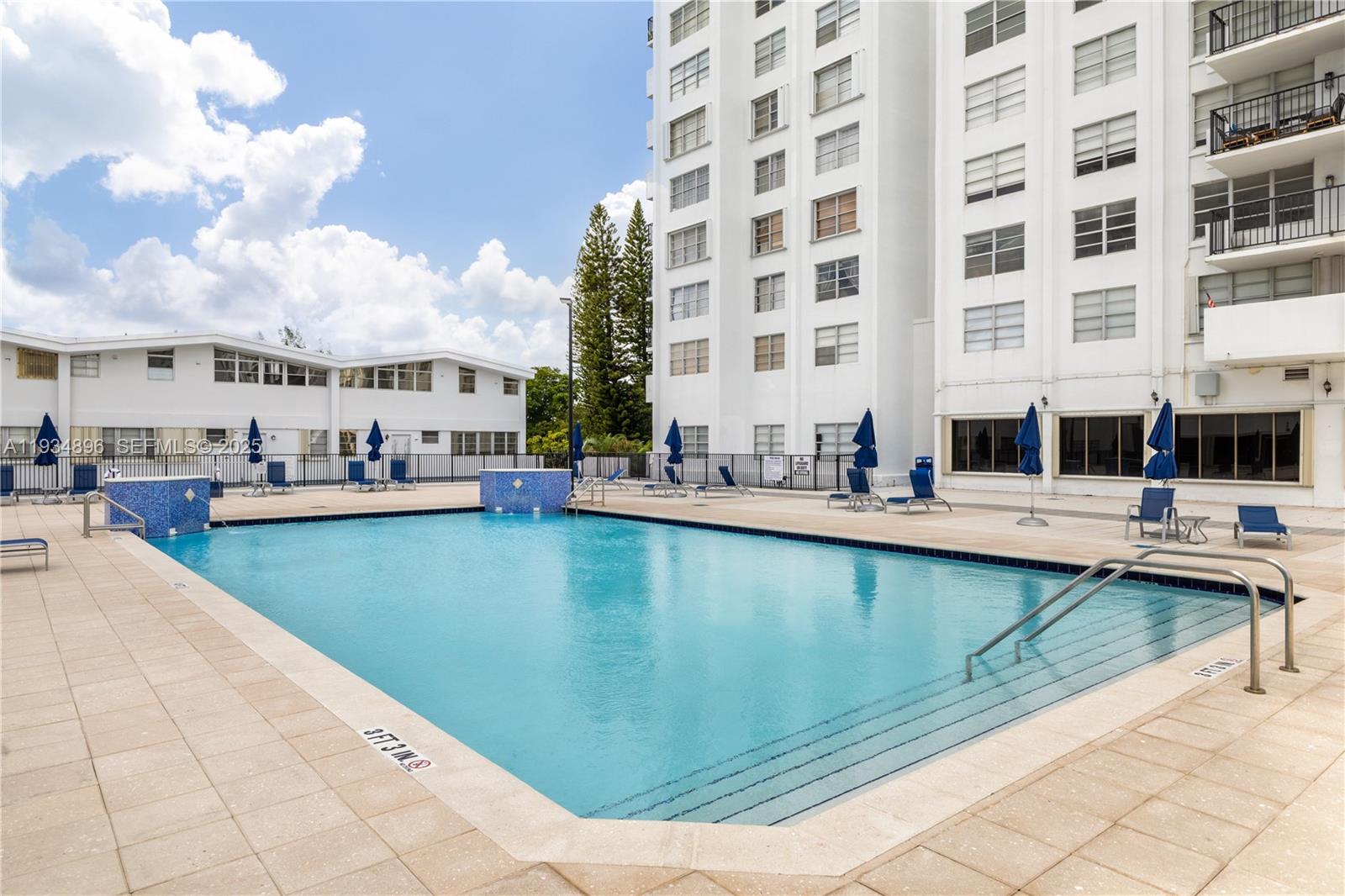 COMMODORE PLAZA CONDO - Residential