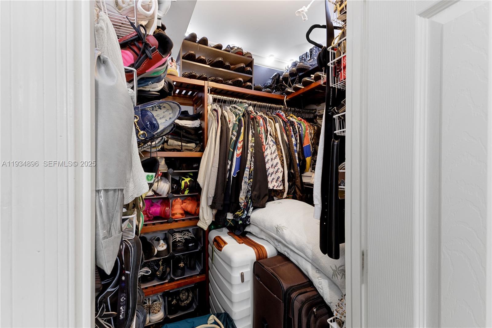 COMMODORE PLAZA CONDO - Residential