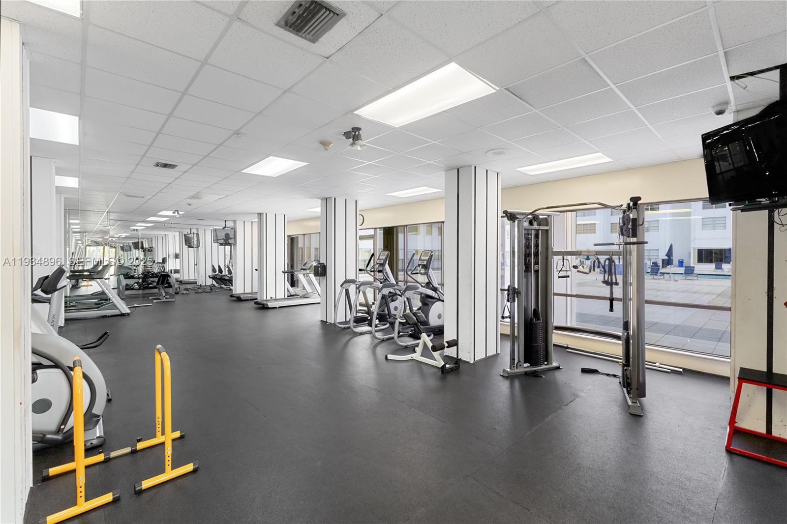 COMMODORE PLAZA CONDO - Residential