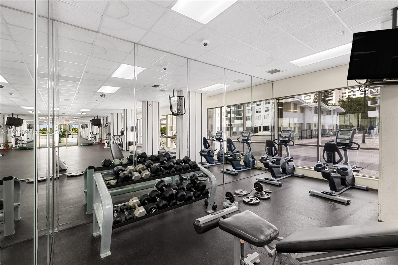 COMMODORE PLAZA CONDO - Residential