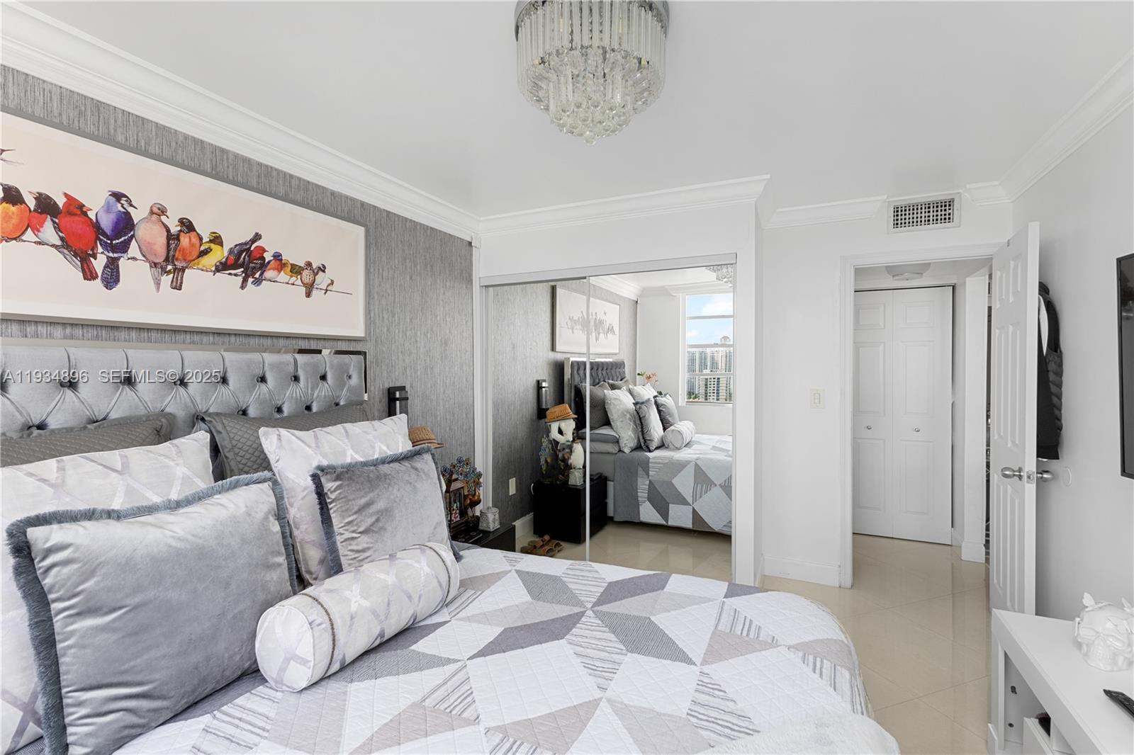 COMMODORE PLAZA CONDO - Residential