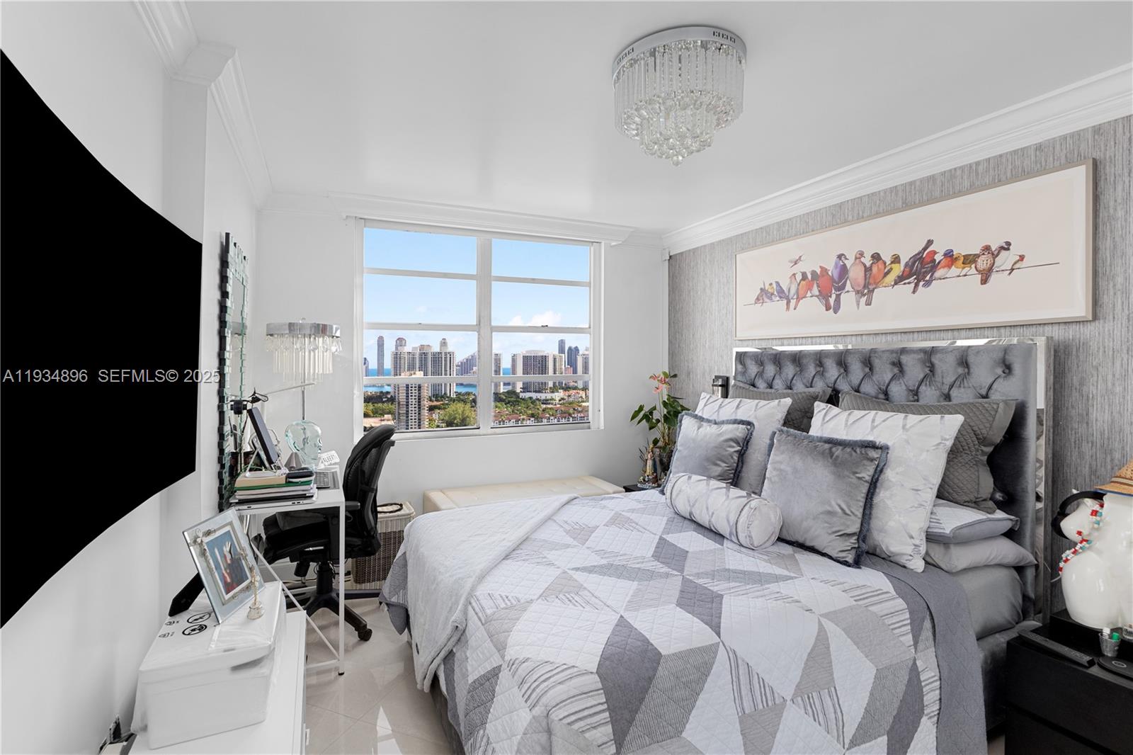 COMMODORE PLAZA CONDO - Residential