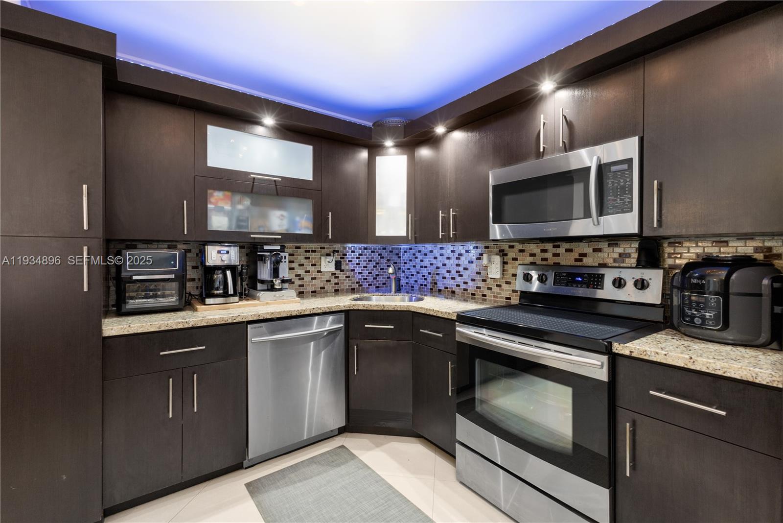 COMMODORE PLAZA CONDO - Residential