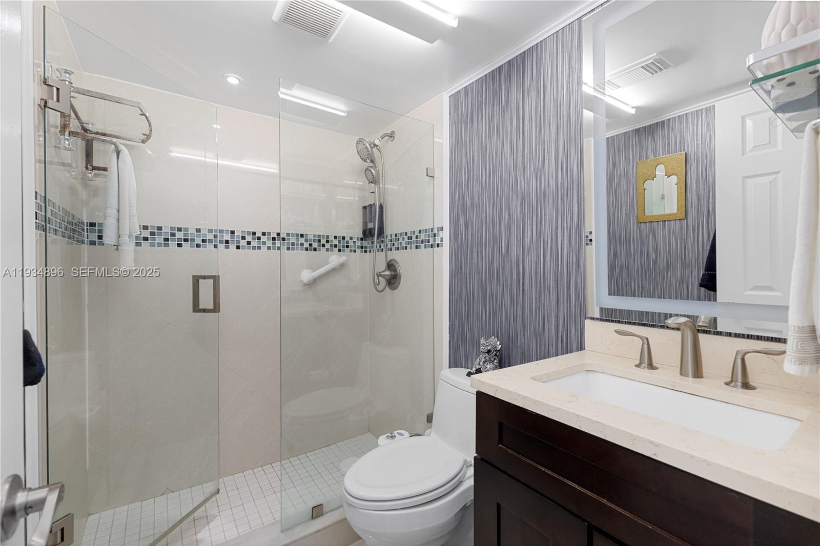 COMMODORE PLAZA CONDO - Residential