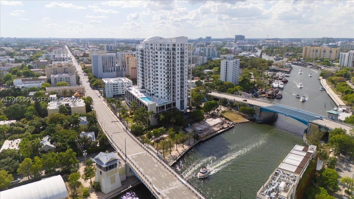 10 SW South River Dr 806