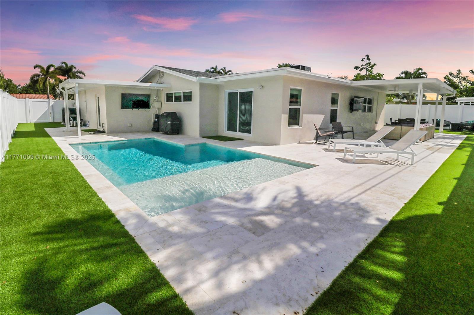 LIGHTHOUSE POINT EXT - Residential