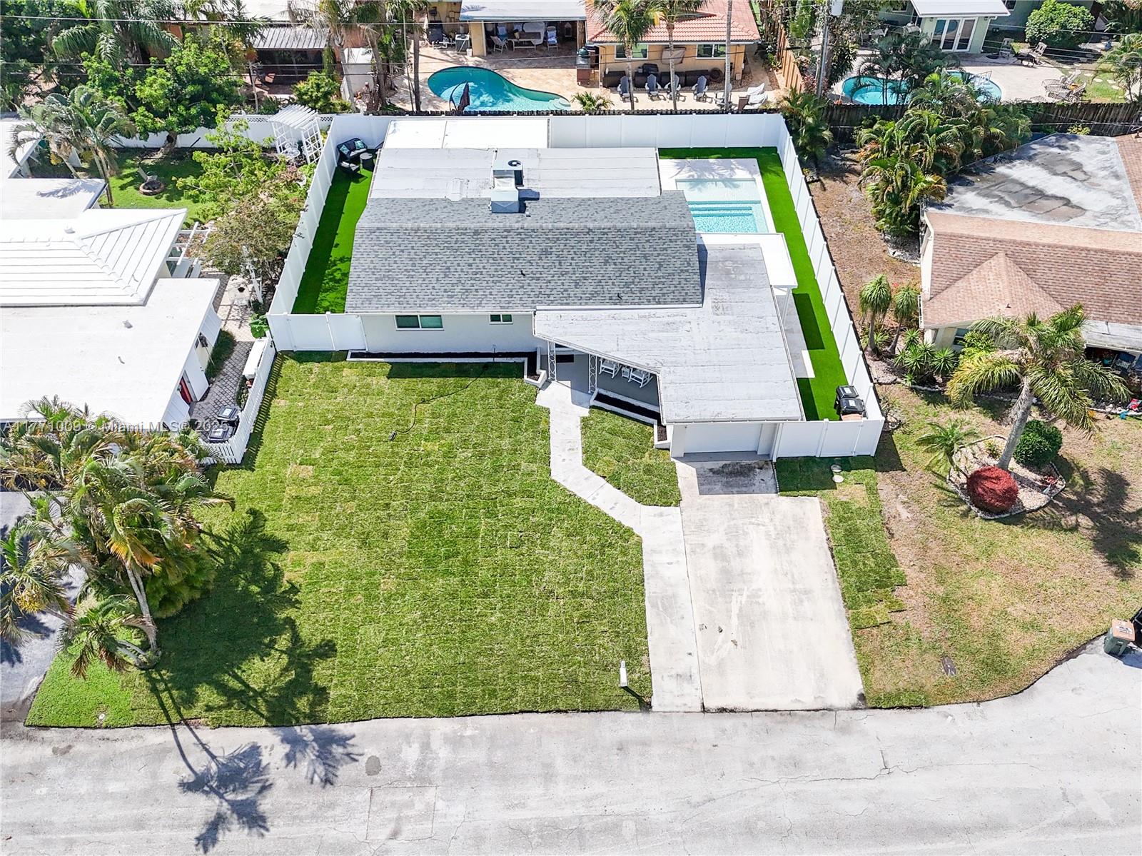 LIGHTHOUSE POINT EXT - Residential