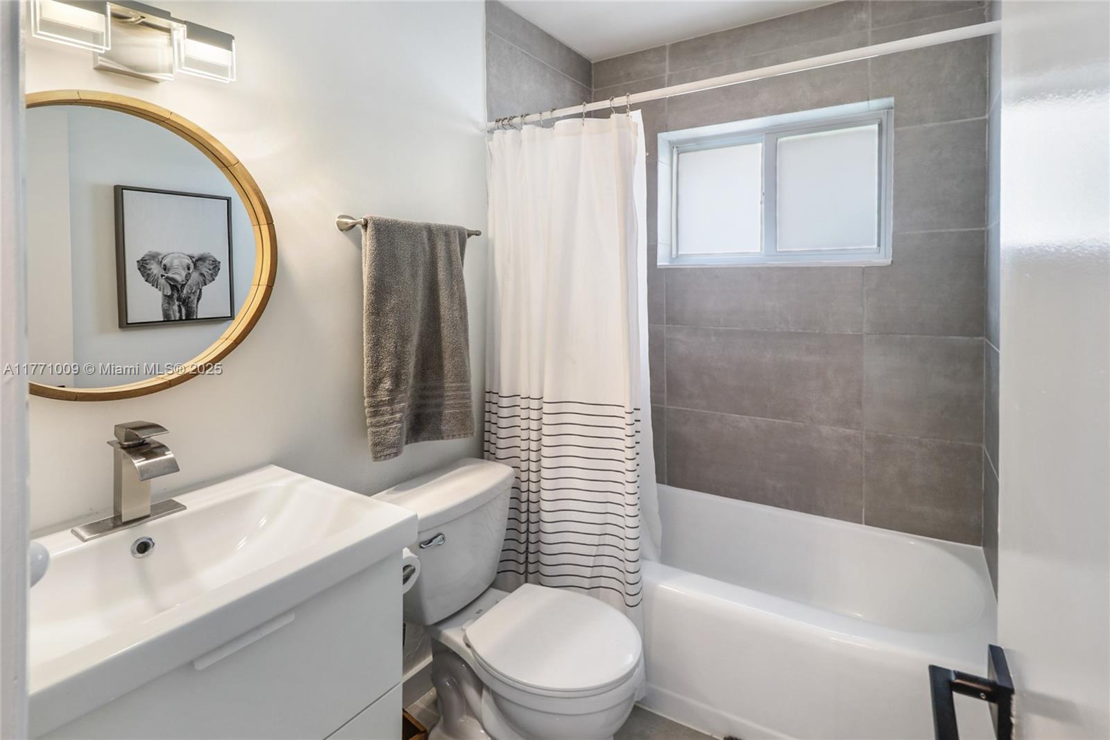 LIGHTHOUSE POINT EXT - Residential